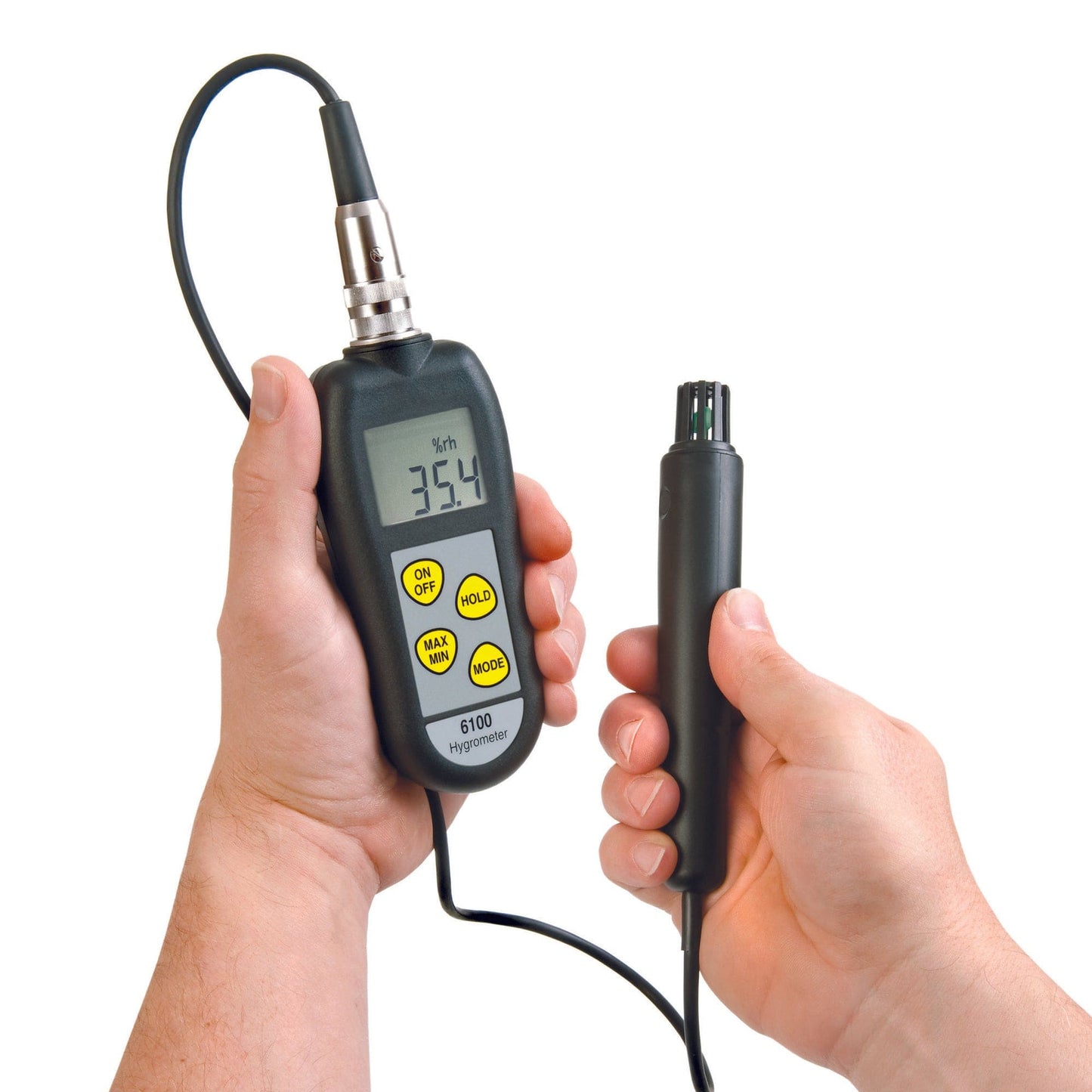 una persona con in mano un Thermometer.fr Termoigrometri con sonde intercambiabili.