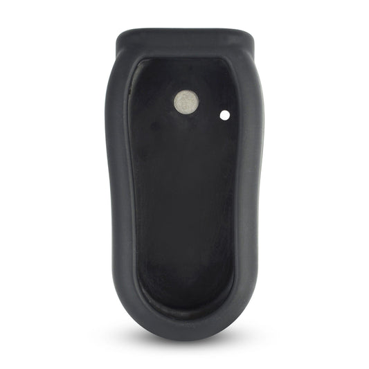 Un gobelet ThermaQ et Coque en silicone différentielle avec support et aimant en plastique noir de Thermometre.fr avec un trou.
