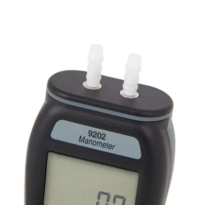 Un Manomètre différentiel 9202 sur fond blanc, présenté par Thermometre.fr.