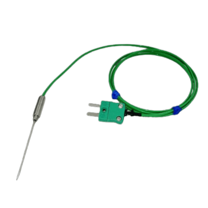 Un câble vert miniature avec une petite sonde à aiguille verte miniature attachée, de Thermomètre.fr.