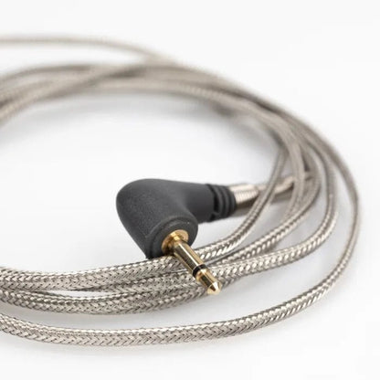 un câble argenté Sonde de pénétration pour DOT ou ChefAlarm avec une prise dorée de Thermometre.fr.
