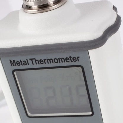 Un Thermomètre en métal Therma 20 en aluminium sur fond blanc par Thermomètre.fr.