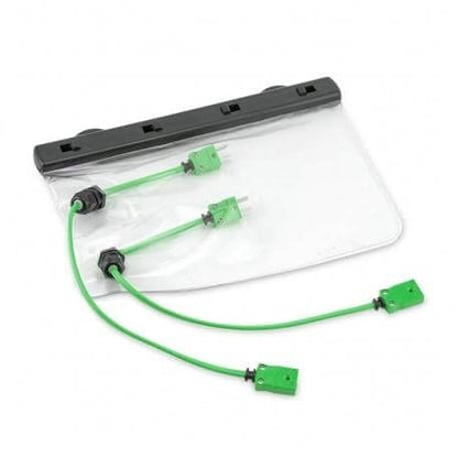 une pochette de protection étanche en plastique vert avec deux sondes vertes attachés dessus