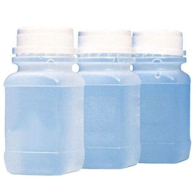 Trois bouteilles de solution de glycol Thermometre.fr avec couvercles sur fond blanc.